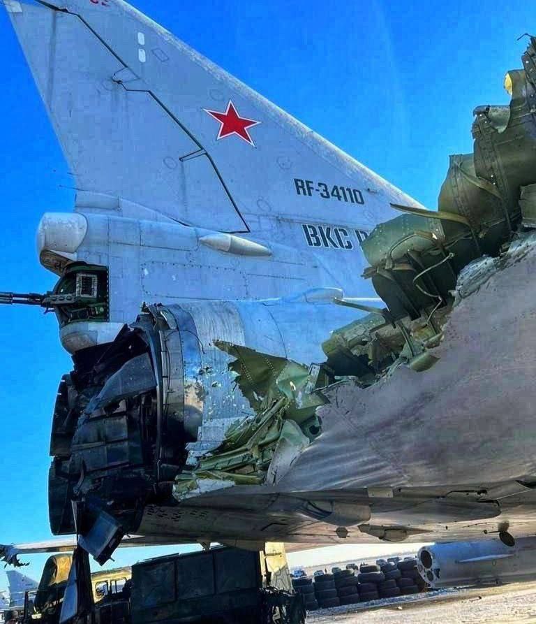 Опубліковані фото пошкодженої техніки на аеродромі в Рязані