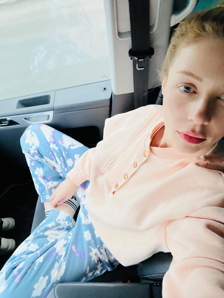 Смотрите, как выглядит Тина Кароль без макияжа (фото)