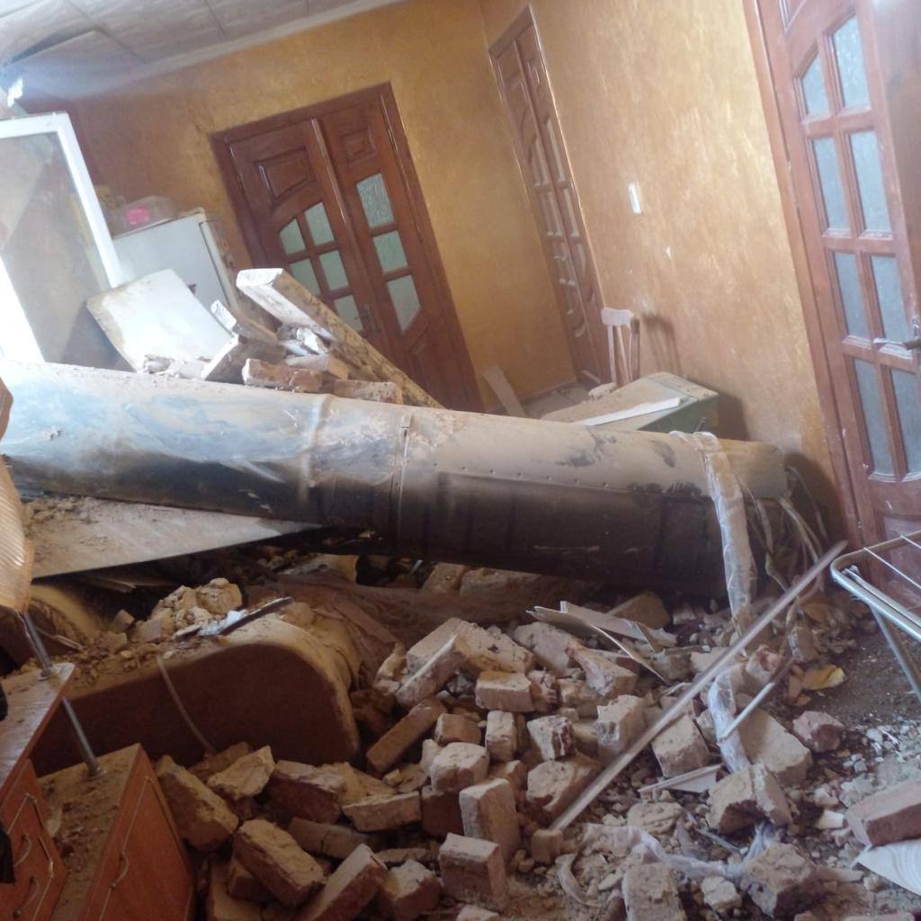 Під час масованої атаки РФ ракета поцілила у будинок під Івано-Франківськом (фото)