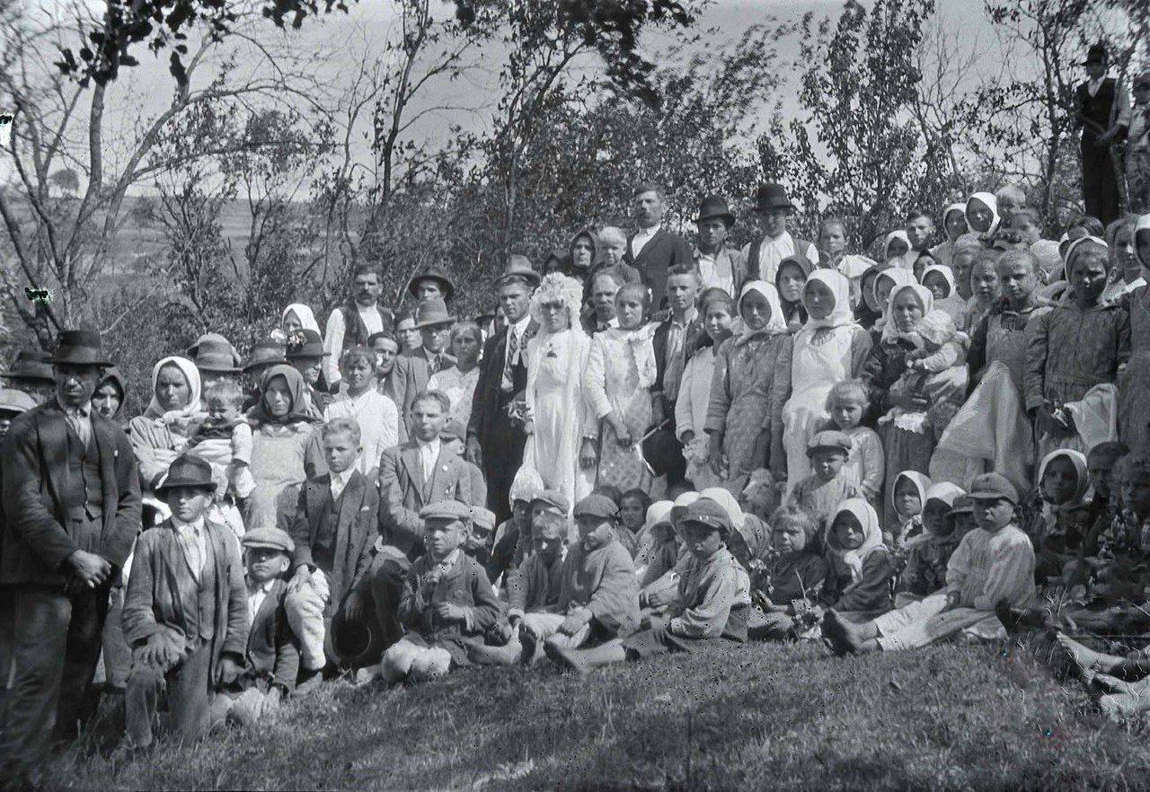 Как гуцулы праздновали свадьбу 100 лет назад: обычаи и архивные фото