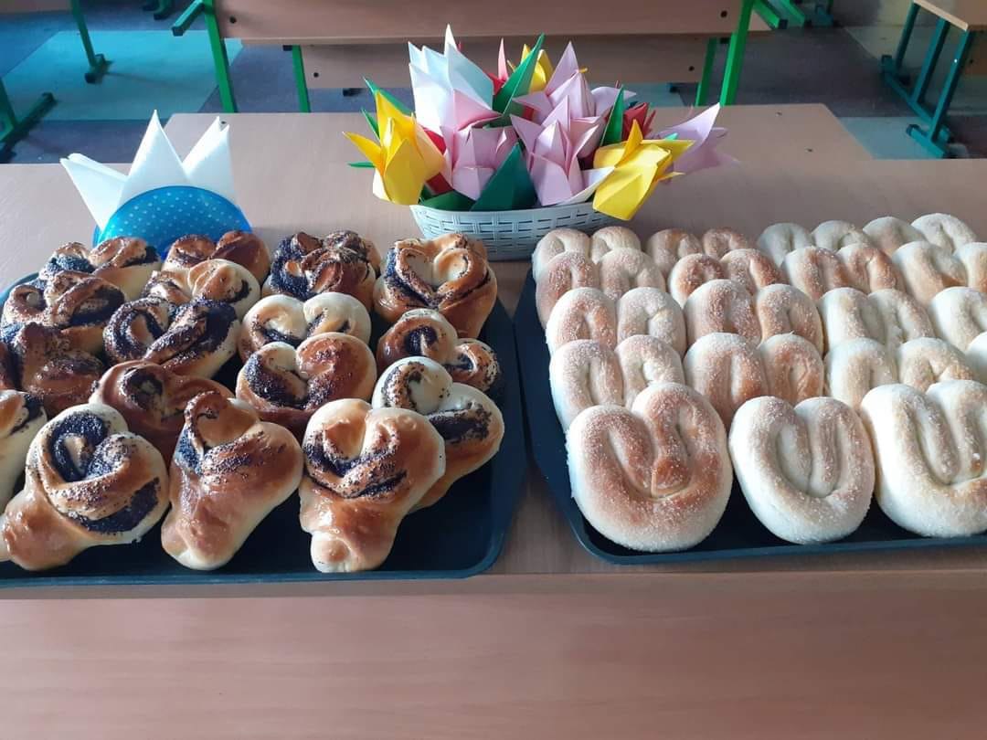 Учні вибирають страви на власний смак: показали меню і ціни в київській школі (фото)