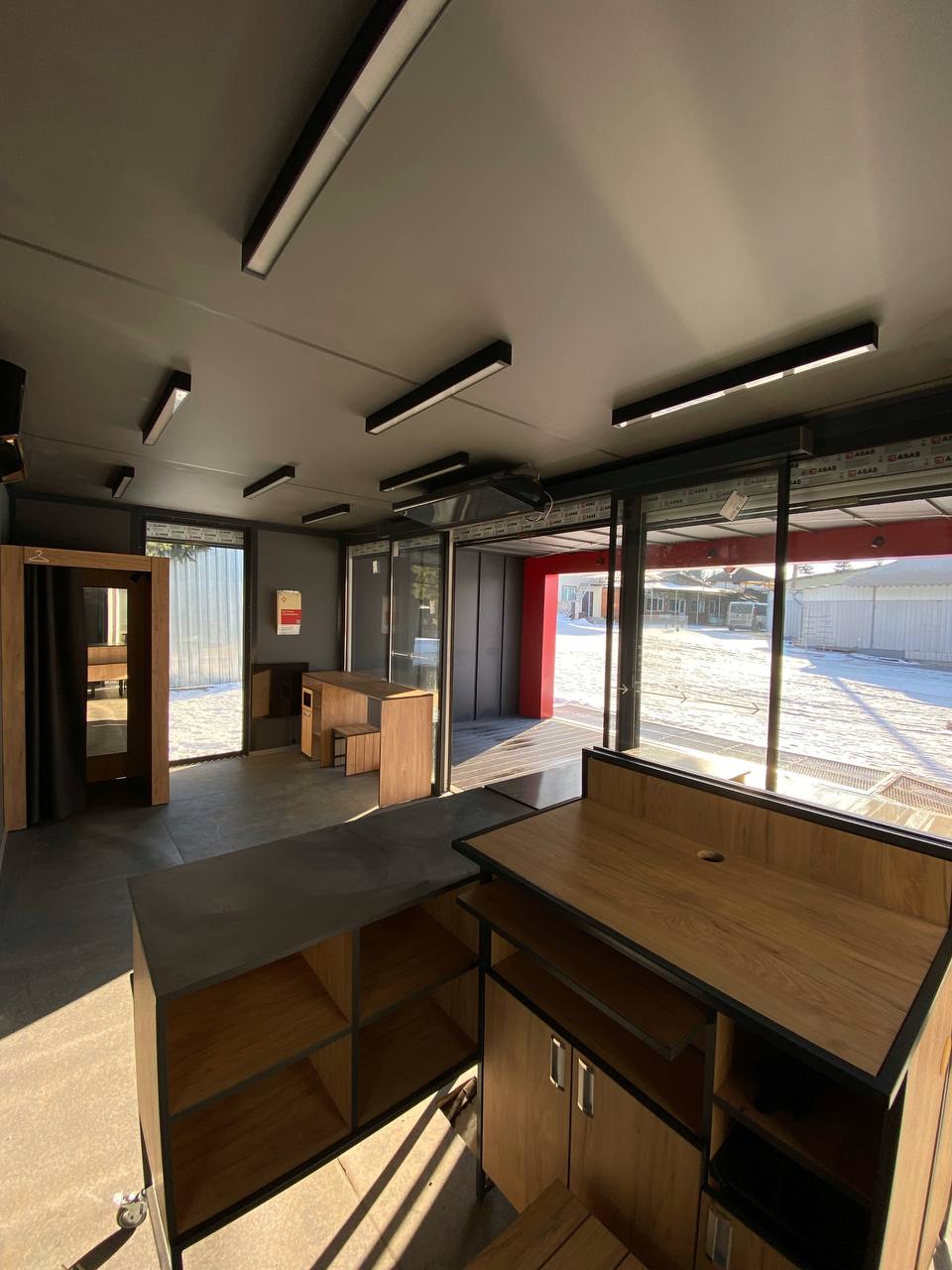 &quot;Нова пошта&quot; запустила новий формат відділень. З’явилися перші фото