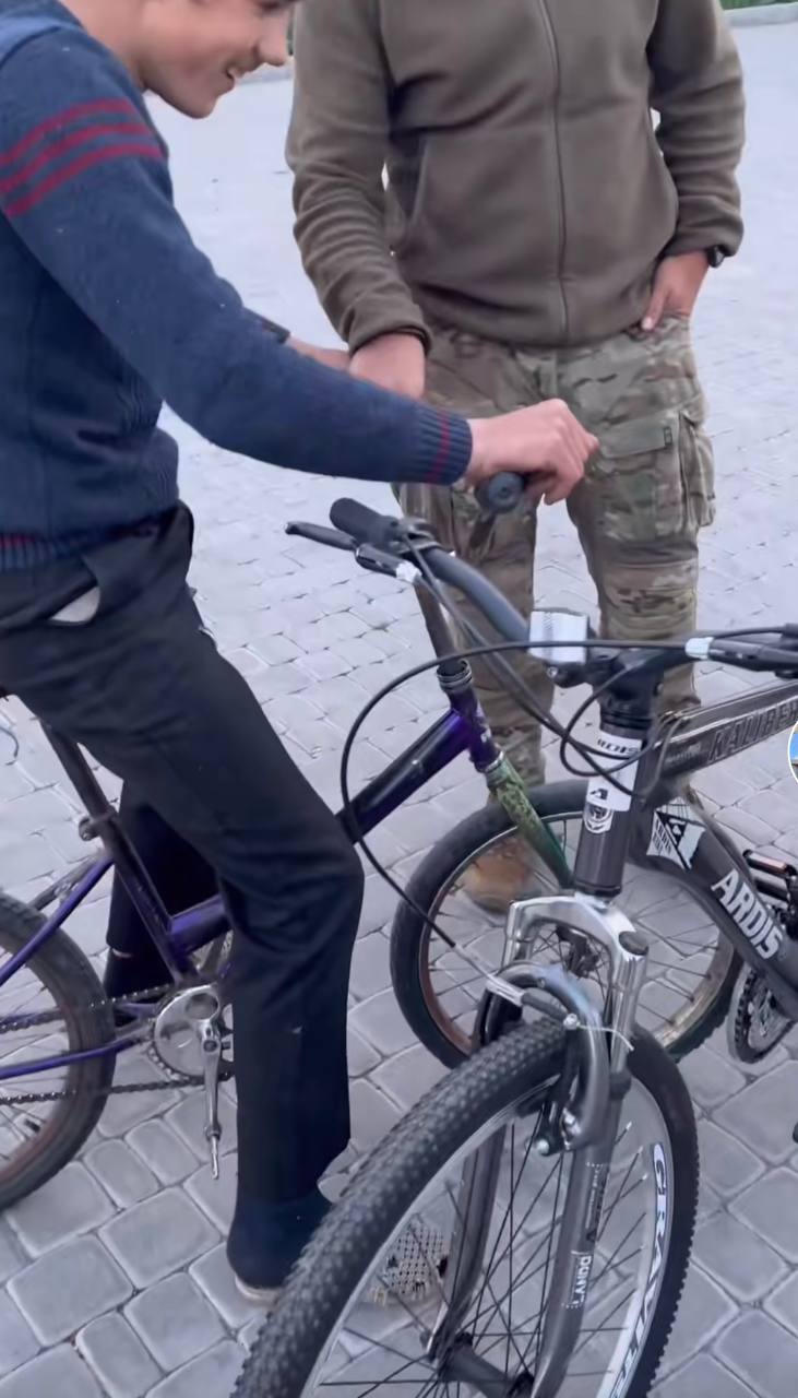 Українські військові зробили підлітку подарунок мрії: зворушливе відео