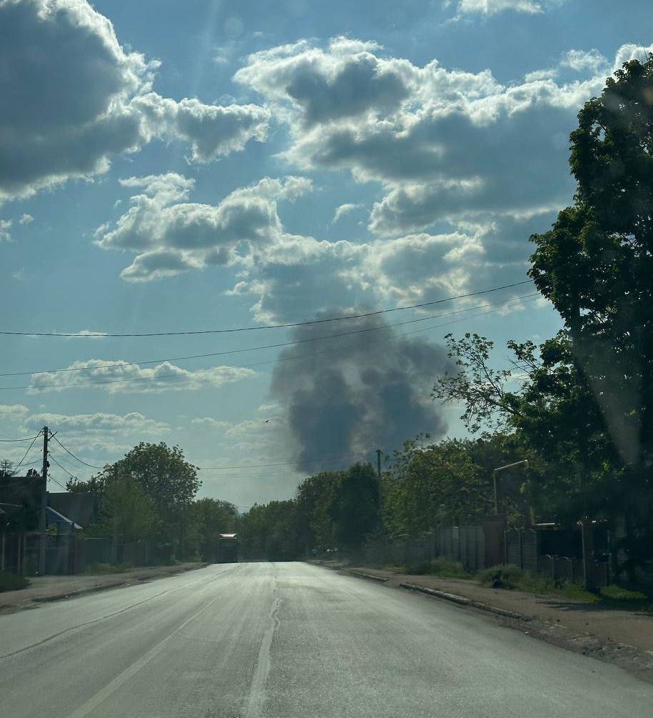 В Енакиево местные сообщают о взрывах