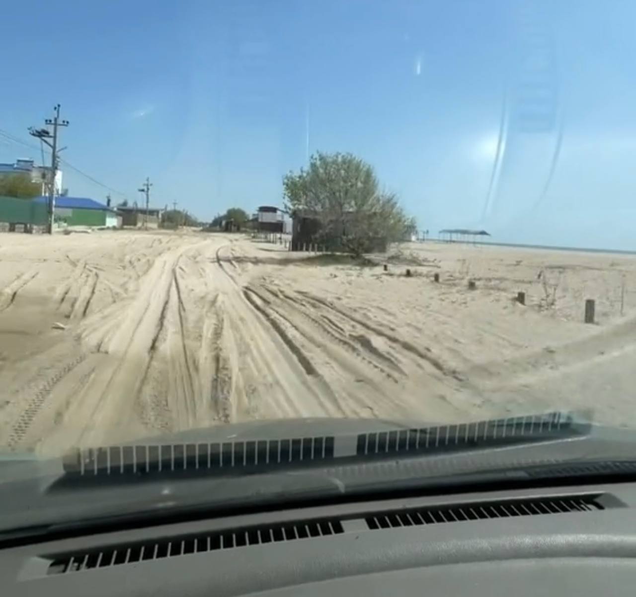 Полностью безлюдные пляжи: как сейчас выглядит оккупированная Кирилловка