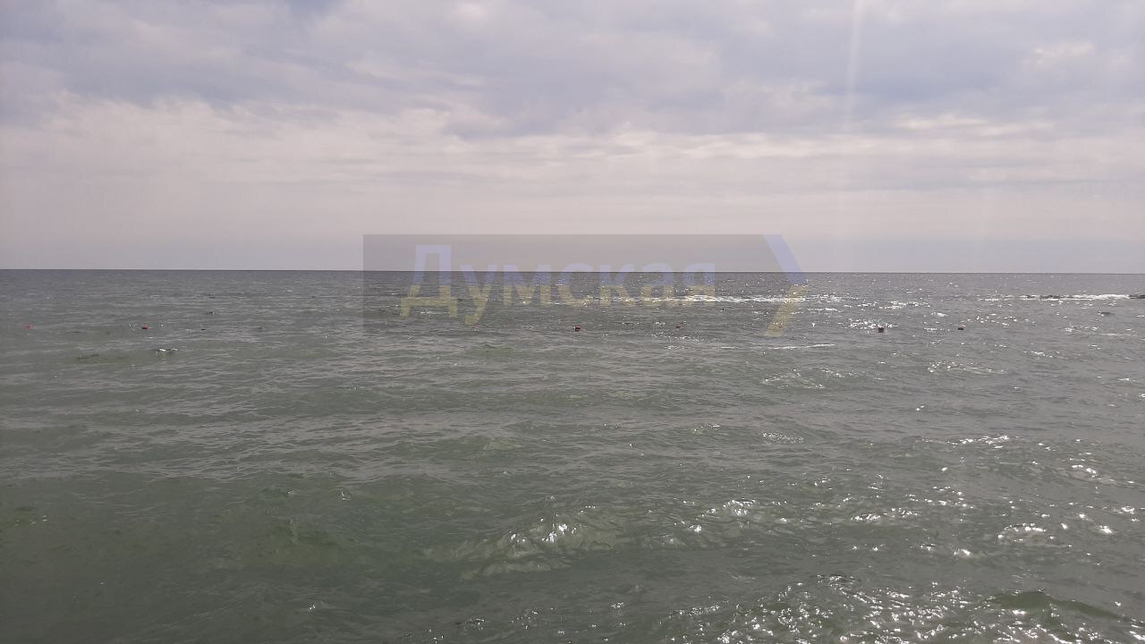 В Одесі пляжний сезон? У мережі показали фото з буйками на морі