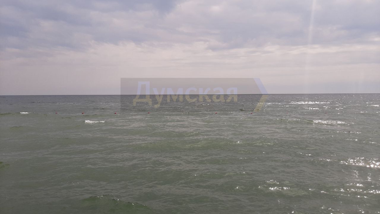 В Одесі пляжний сезон? У мережі показали фото з буйками на морі