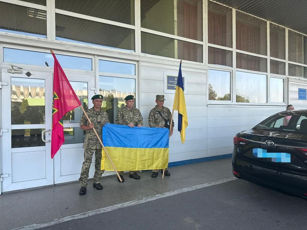 Посольство Украины вывезло из Венгрии трех военнопленных