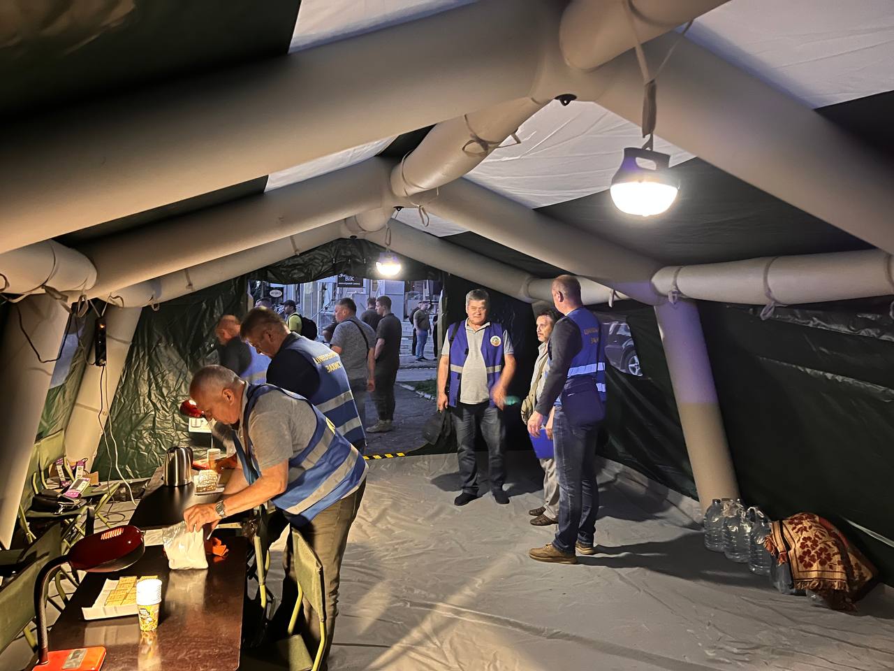 РФ завдала двох ракетних ударів по Краматорську, &quot;прилетіло&quot; в кафе з людьми