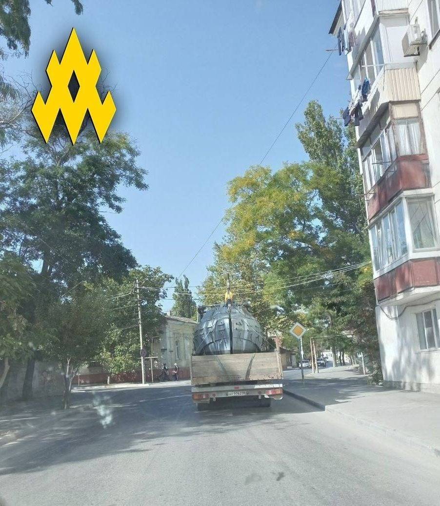 Окупанти в Криму бояться перекидати катери морем і знайшли інший спосіб