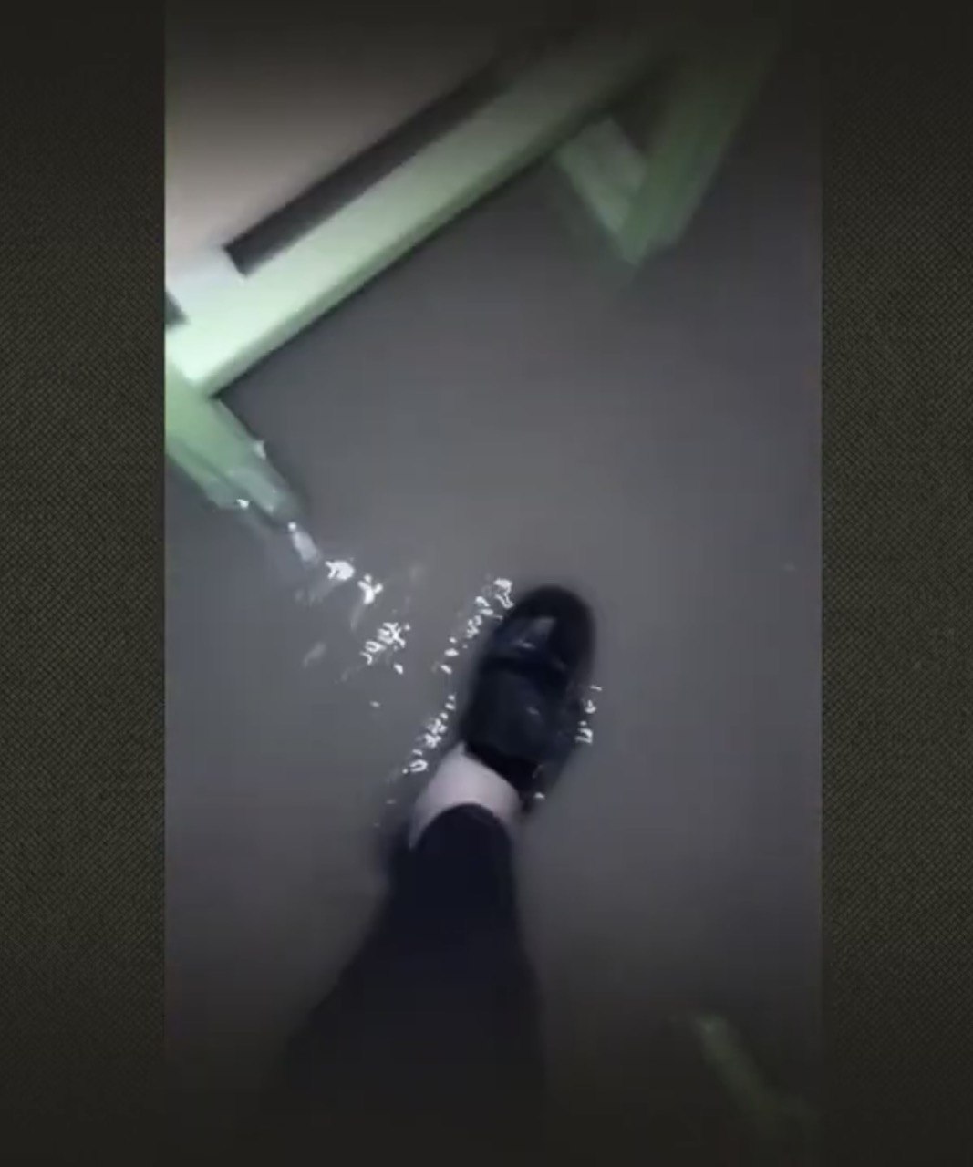 &quot;Дихати не було чим&quot;: у Луцьку учні дві години провели у затопленому укритті