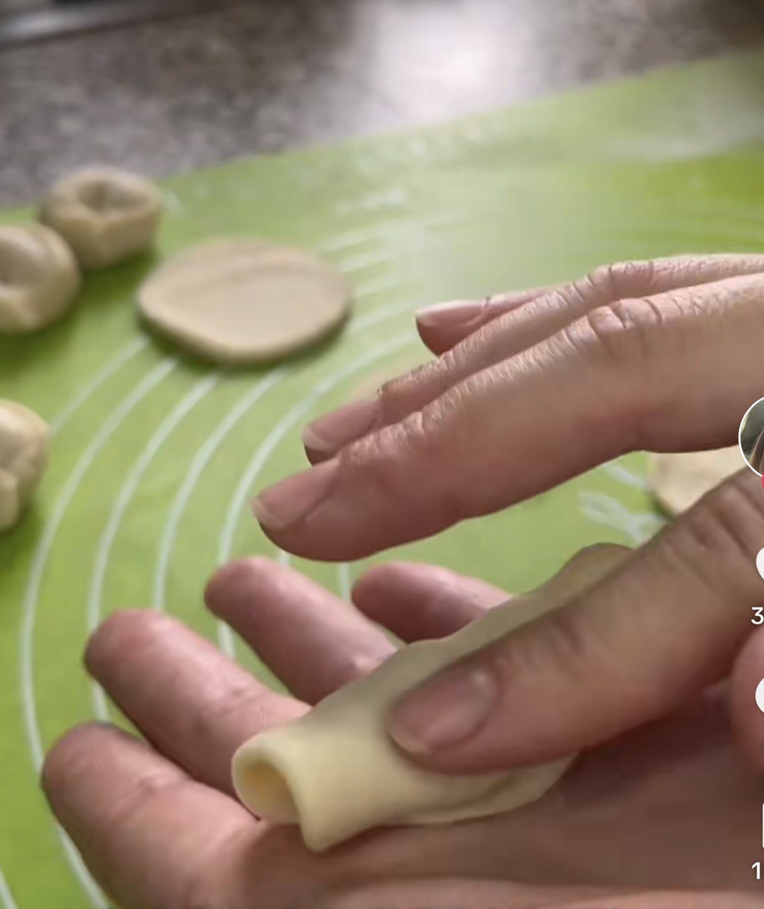 Ось як зліпити пельмені вдвічі швидше, ніж зазвичай: простий лайфхак