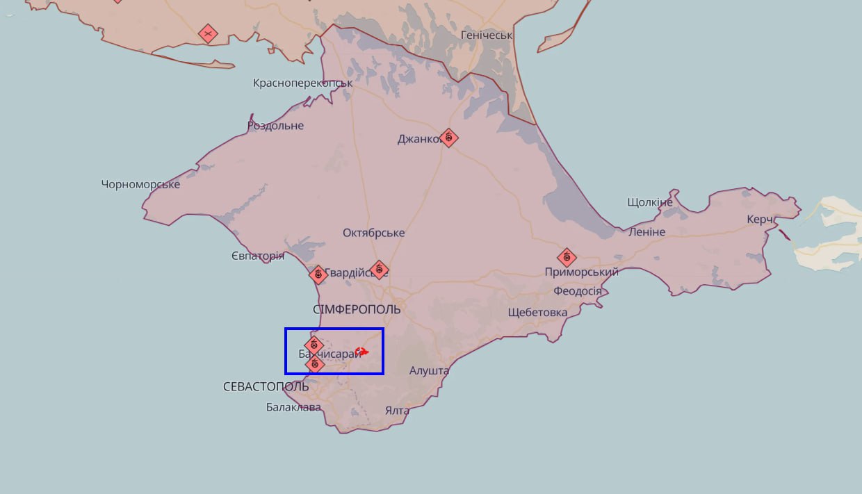 В Крыму сообщают о взрывах: оккупанты подняли вертолеты