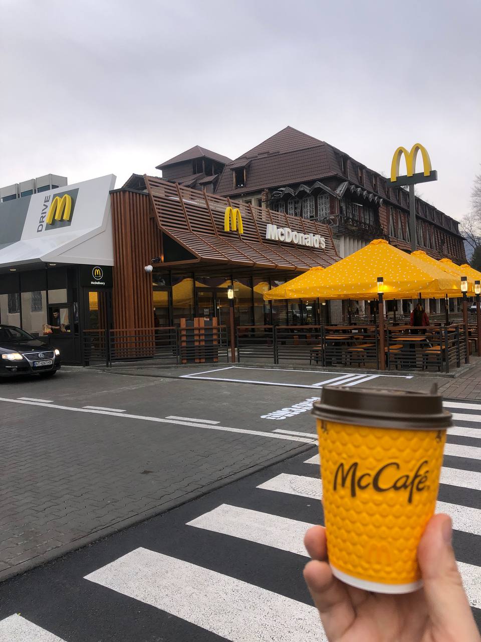 В Карпатах открыли первый McDonald's: где появился ресторан