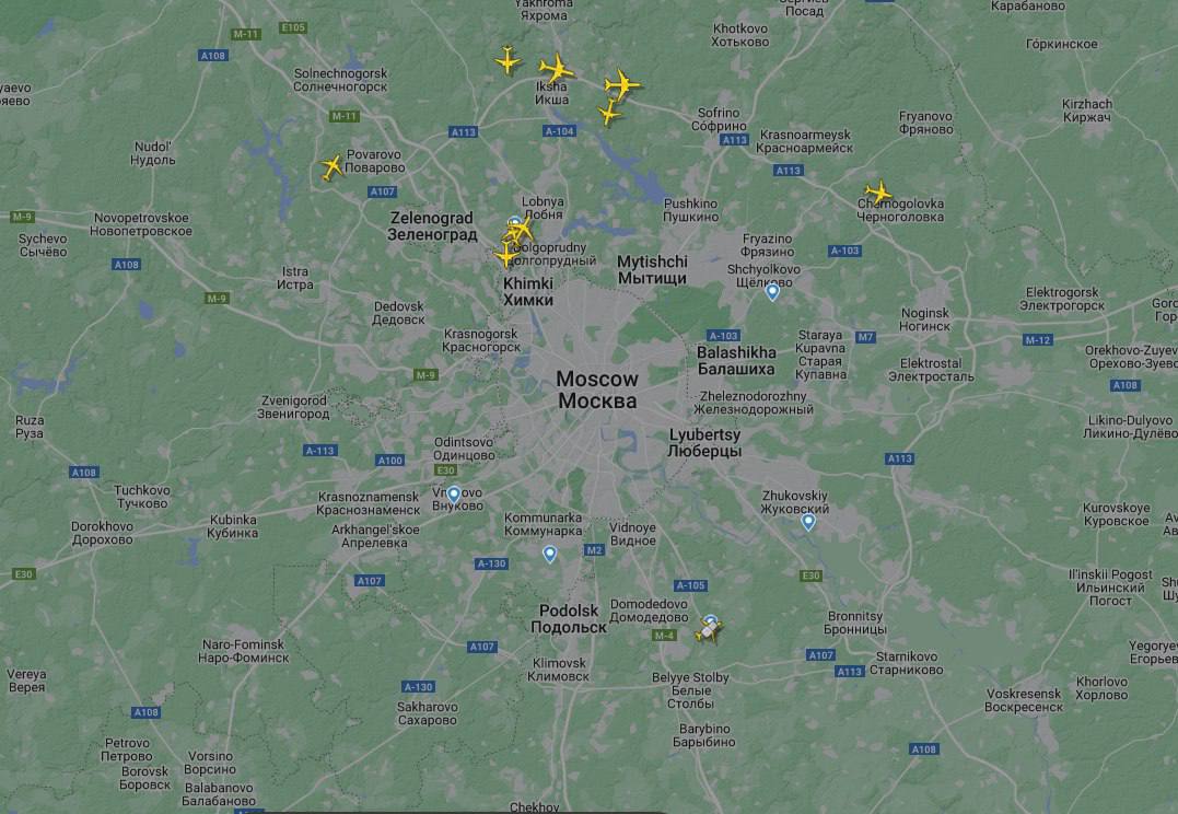 У московських аеропортах оголосили план «Килим»: росіяни говорять про роботу ППО