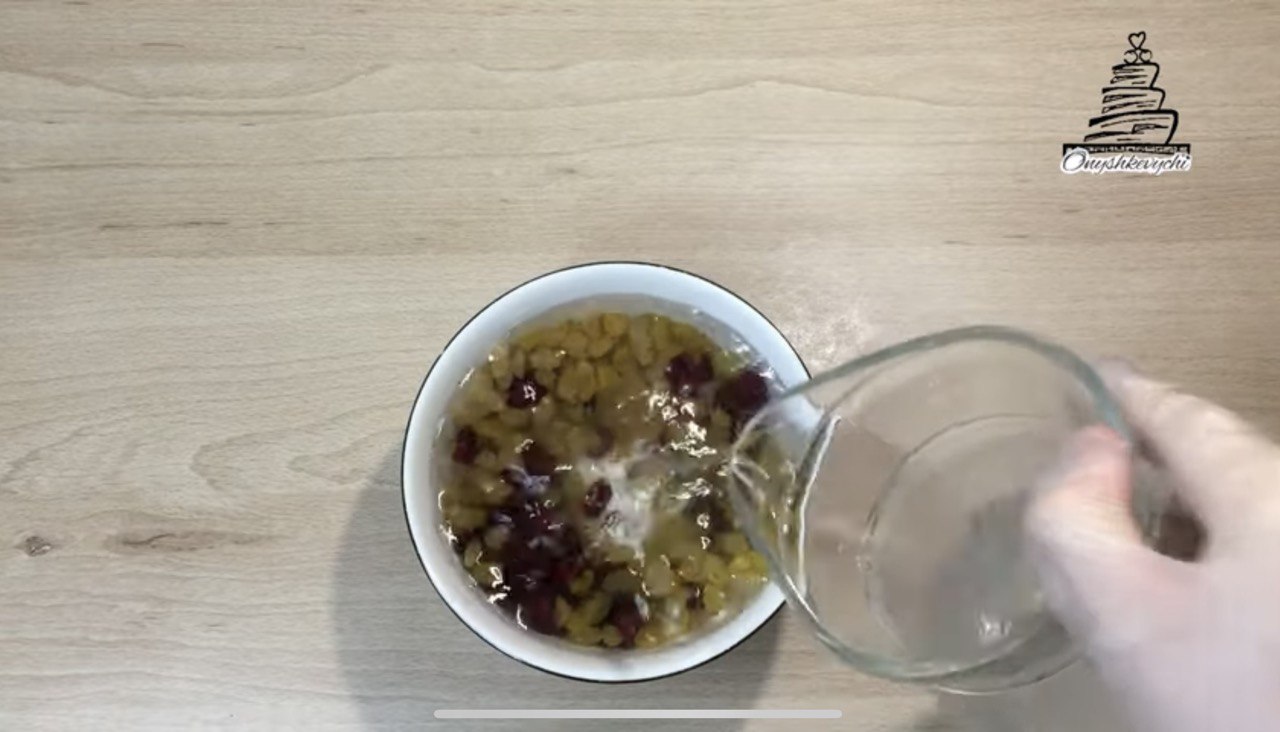 Кутя на узварі з горіхами та родзинками: смачний рецепт головної різдвяної страви