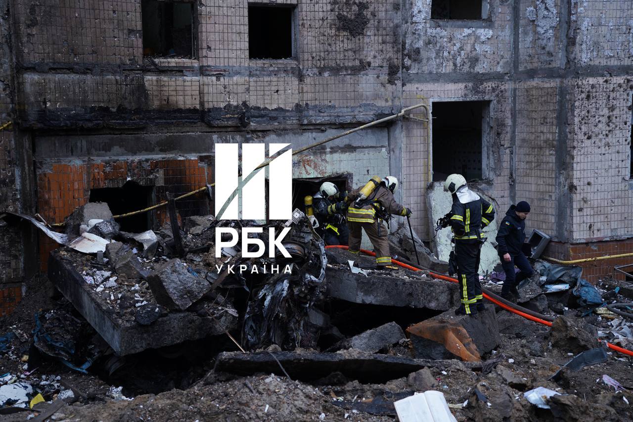 Как выглядит наиболее пострадавший от ракетной атаки район Киева: фоторепортаж