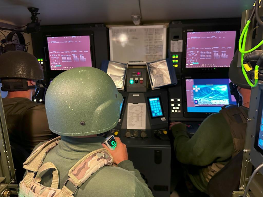 Некоторые комплексы ПВО иногда стоят пустые, а атаку надо отражать: интервью с Игнатом