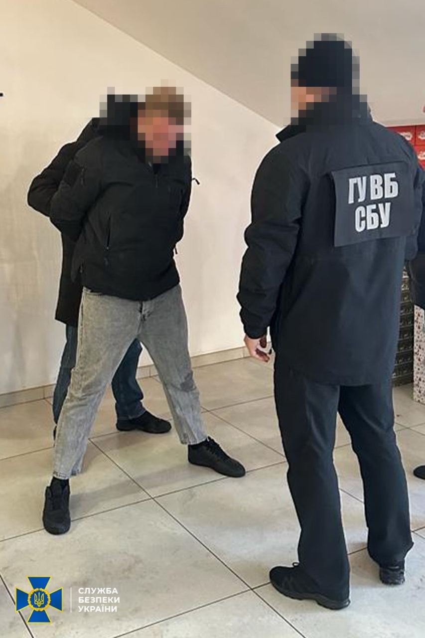 На Буковині затримали шахрая, який за гроші обіцяв &quot;посади&quot; в СБУ