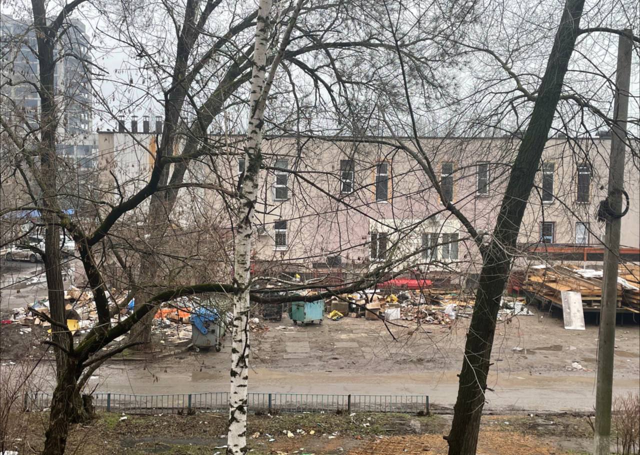 Маріуполь перетворили на смітник. Місцеві скаржаться на збільшення стихійних звалищ (фото)