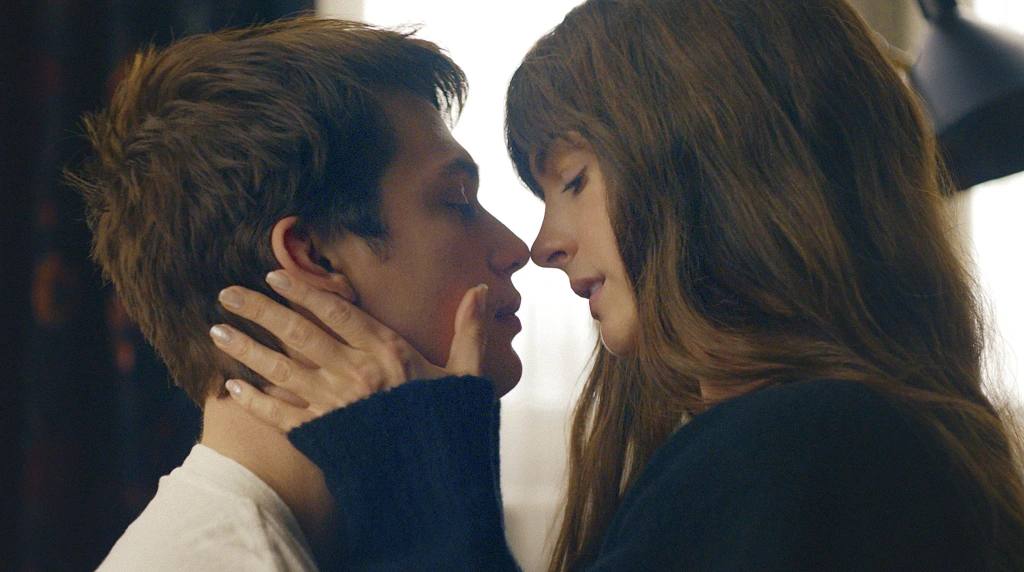 Как выглядит молодой &quot;бойфренд&quot; Энн Хэтэуэй: вы точно его знаете