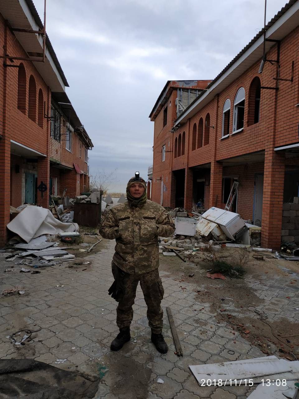 "Якщо накладу руки, все одно не буду з ними". Українка втратила на війні сім’ю, але будує життя далі