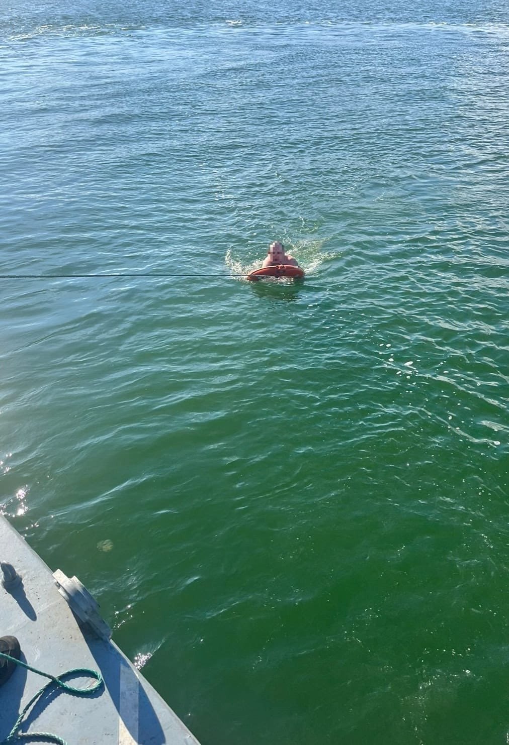 Українські морпіхи врятували чоловіка, якого віднесло у відкрите море