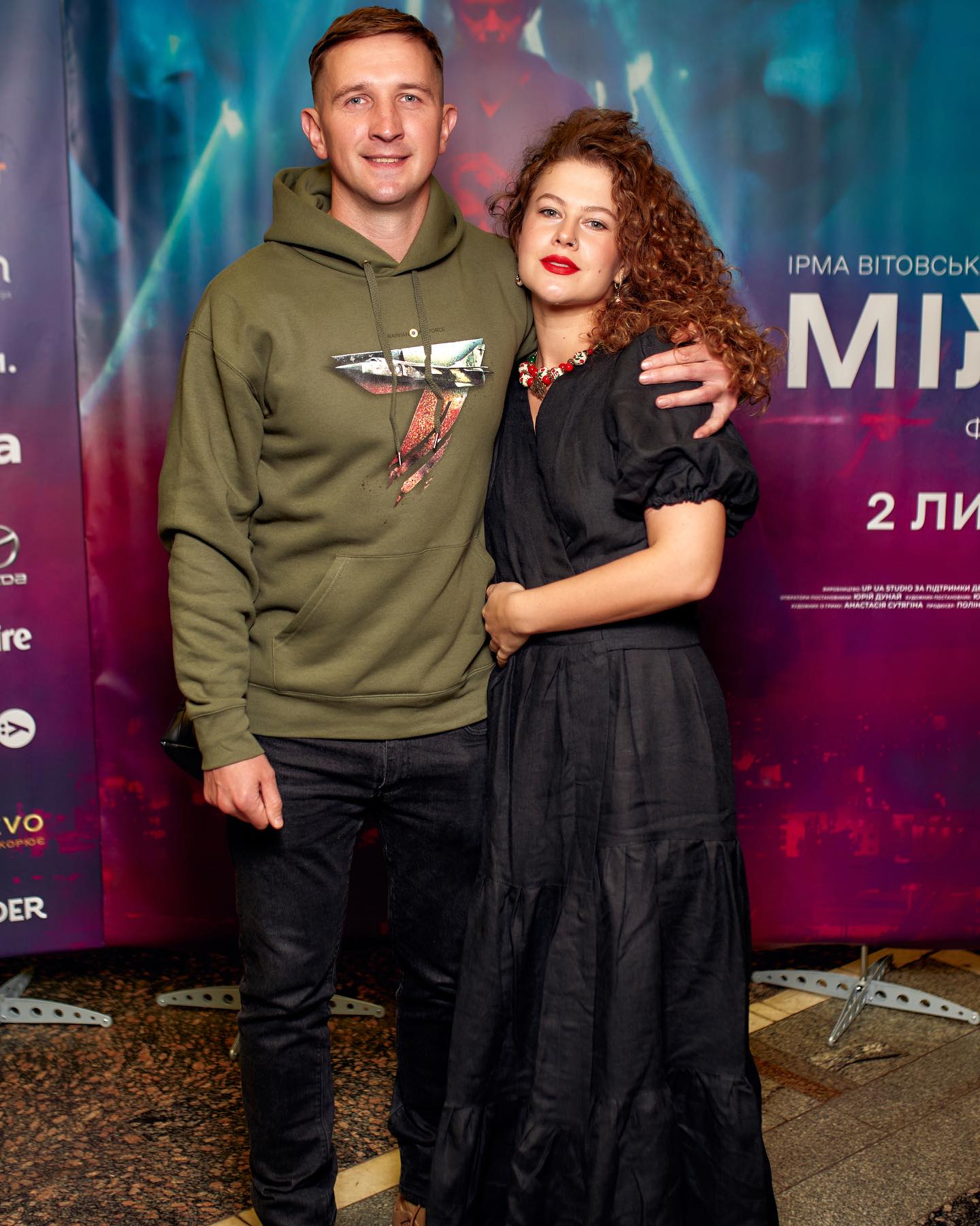 Звезда &quot;Крепостной&quot; честно ответила, что думает об украинцах, которые не воюют или выехали за границу