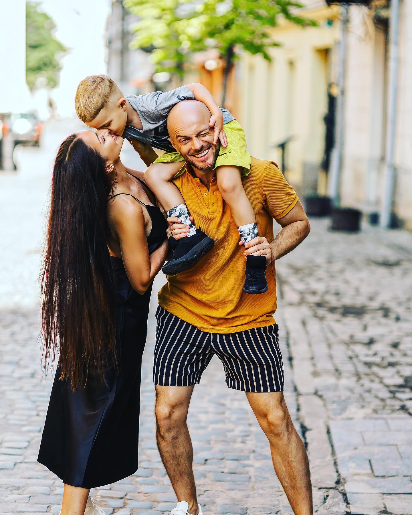 Яма, Щегель, а теперь и Ханумак: 5 скандальных артистов, которые выехали из Украины на фоне войны