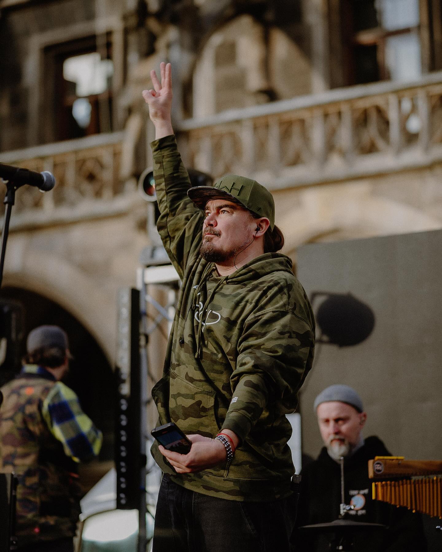 &quot;Живет в ностальгии по &quot;совку&quot;: Фагот рассказал о старшем брате, с которым не общается два года