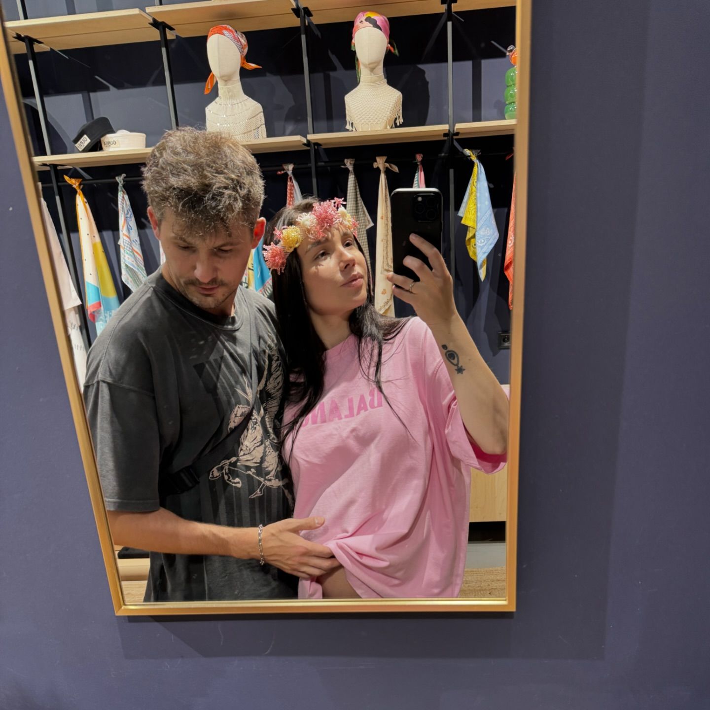 Кот и Татаринцева впервые показали новорожденную дочь: трогательные черно-белые кадры