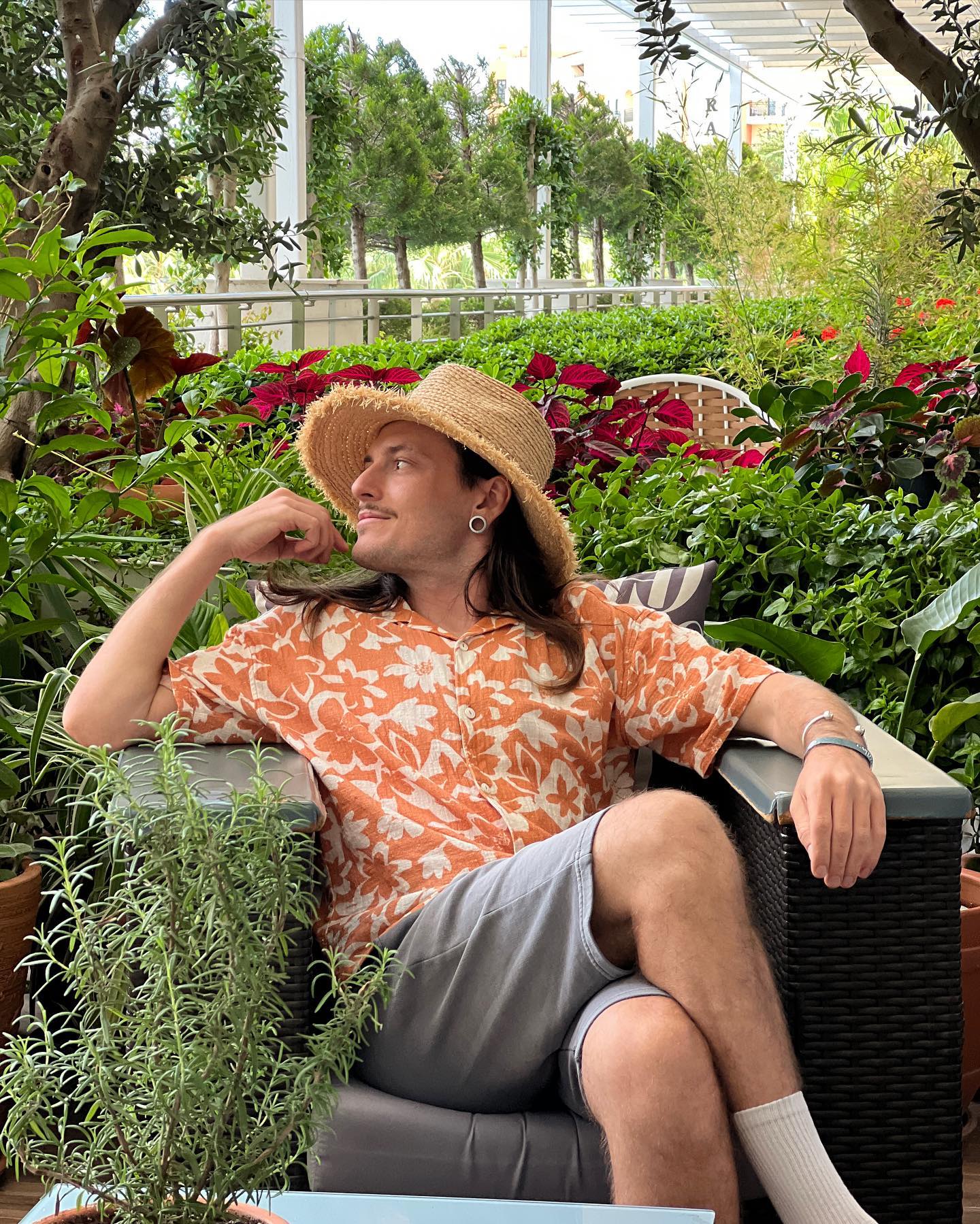 Как сейчас выглядит Саша Шапик, который для забавы прыгал с поездов и был кумиром подростков