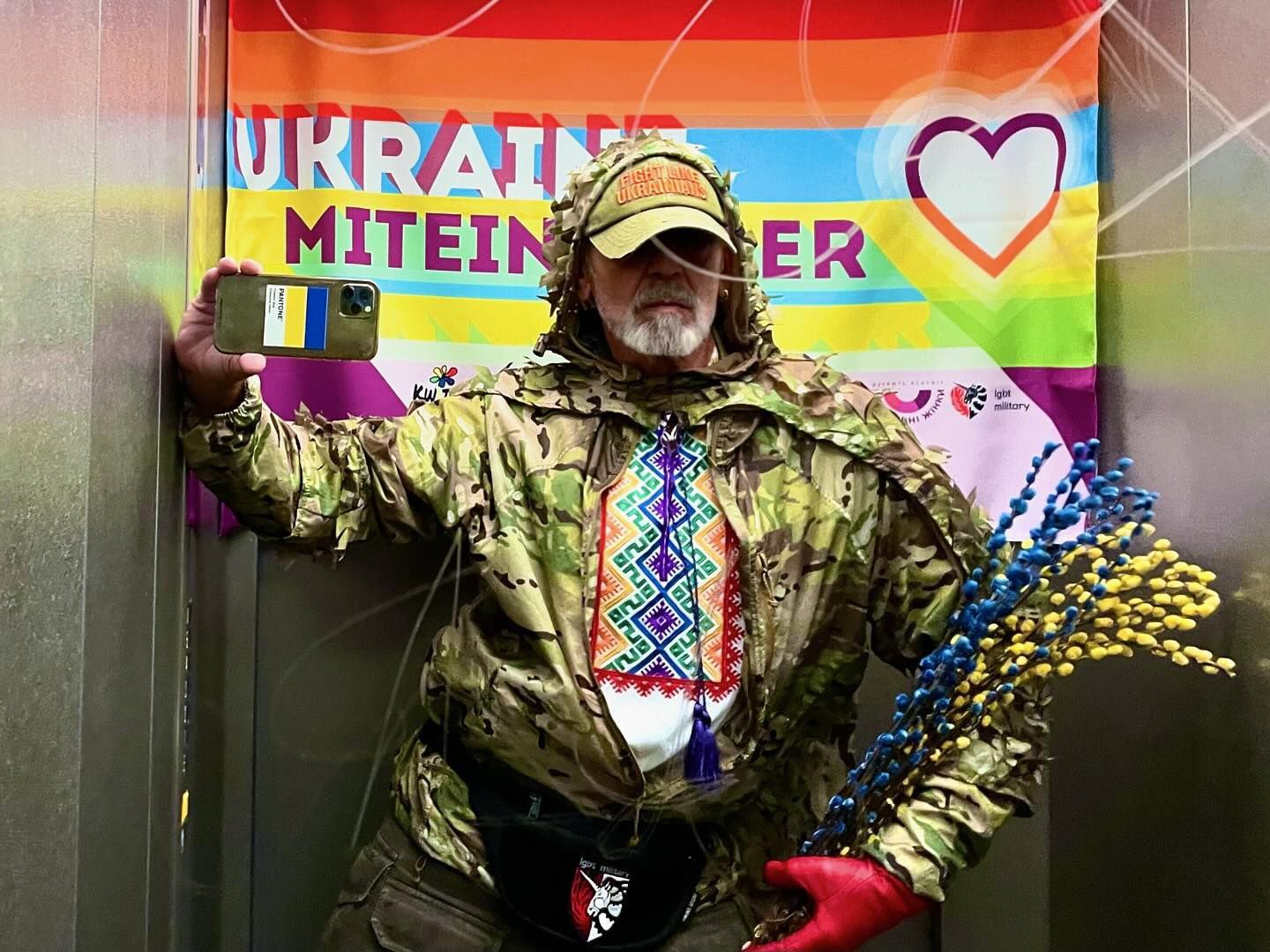 Знаменитий німецький дизайнер вразив яскравою вишиванкою (фото)