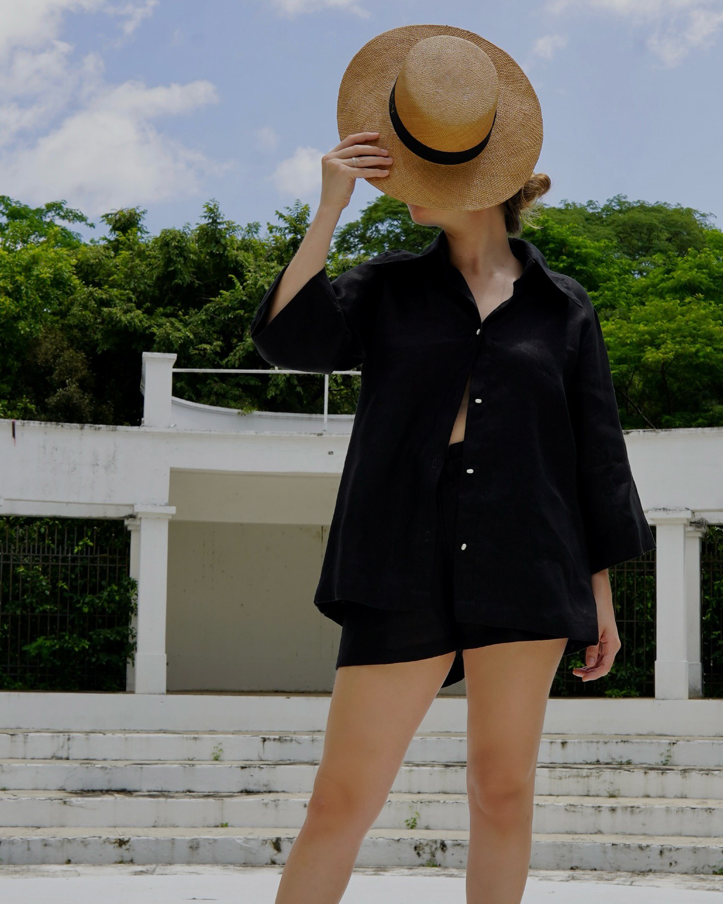 З ними можна створити безліч образів. Які речі з льону варто додати до літнього гардероба-2024