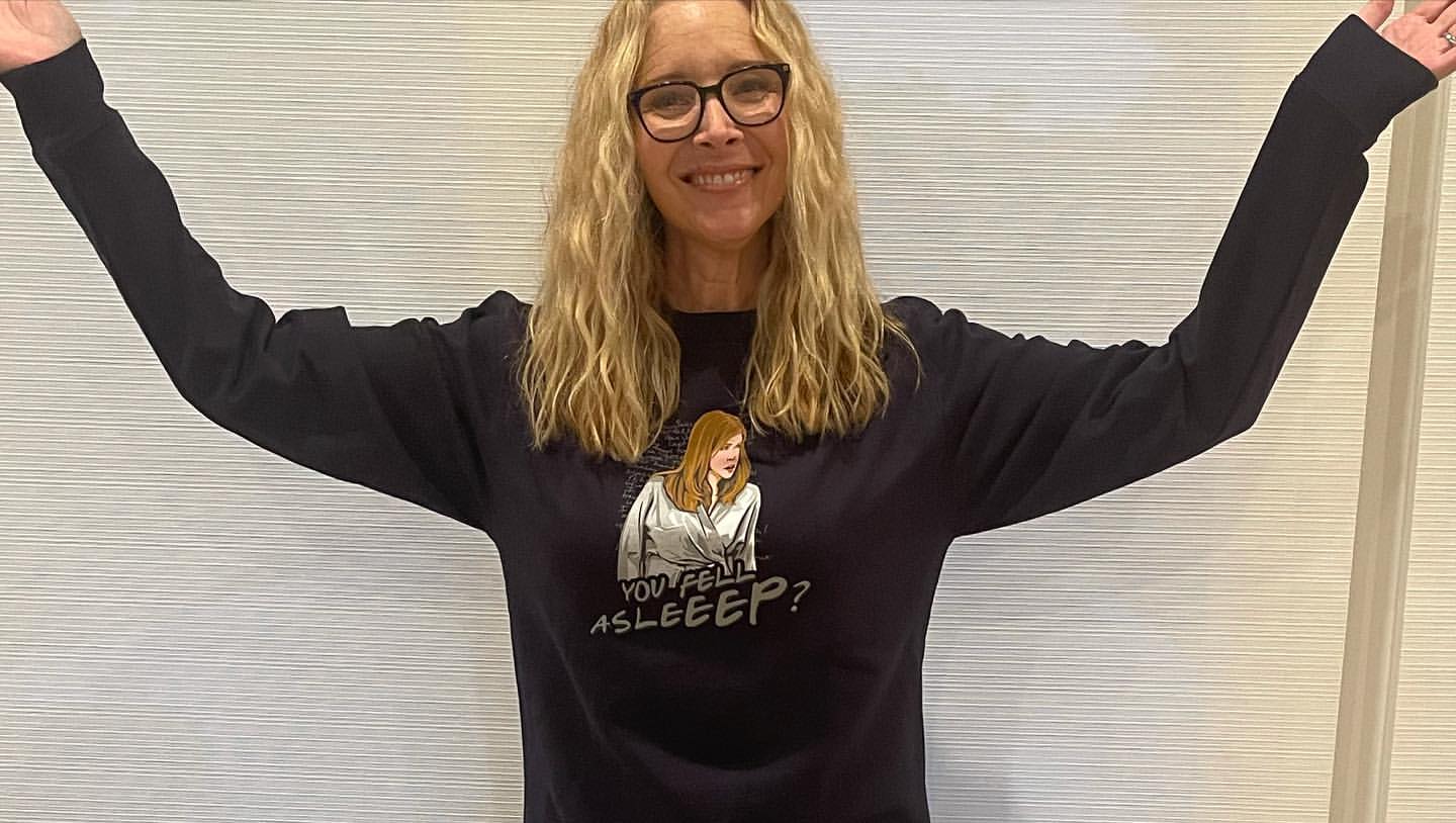 Как сейчас выглядит Лиза Кудроу, сыгравшая Фиби в культовом сериале "Друзья" (фото)