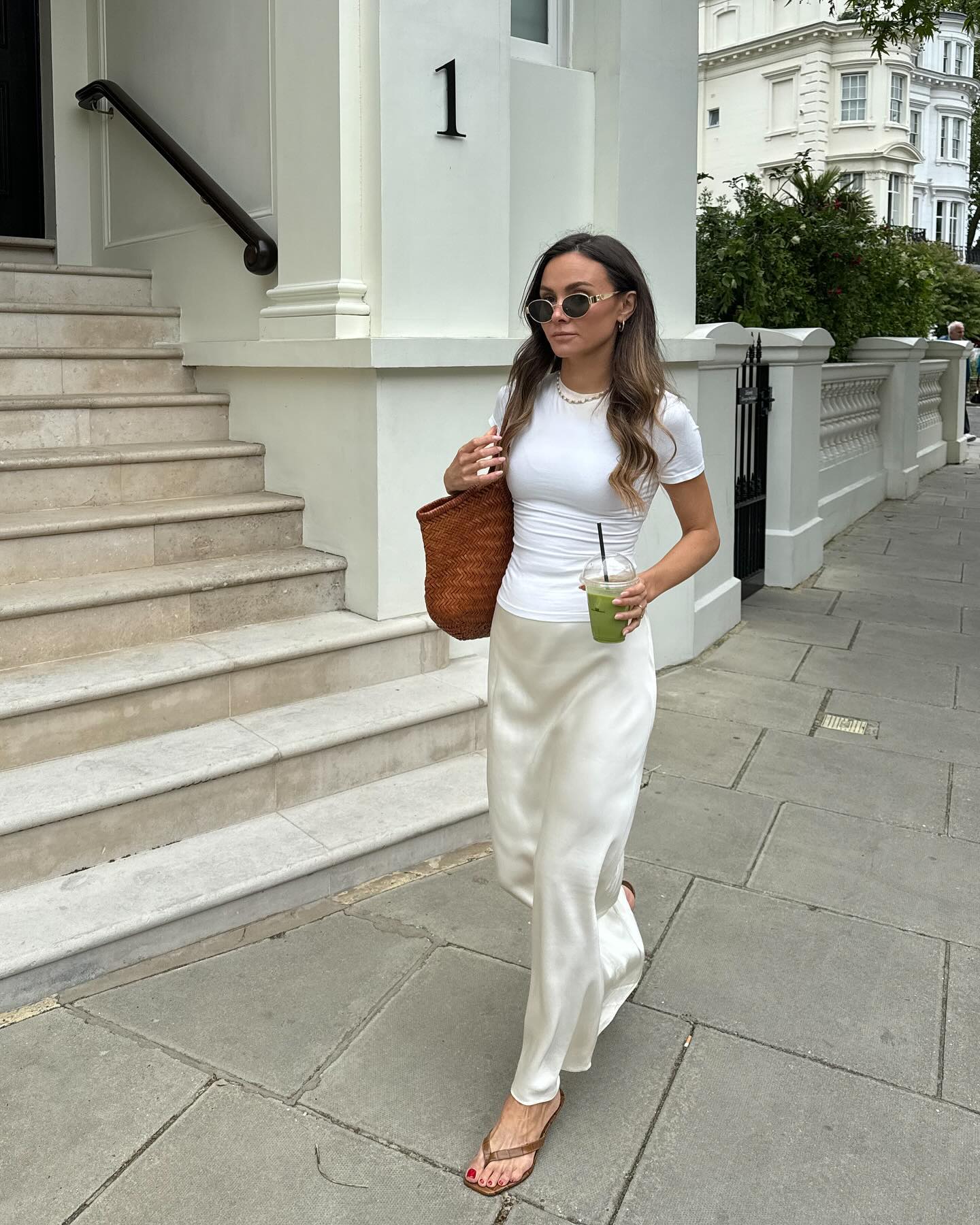 Шовкова спідниця вдало доповнить ваш літній гардероб. З чим носити трендову річ (фото)