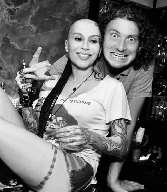 Российская певица похвасталась тату с изображением Бандеры (фото)