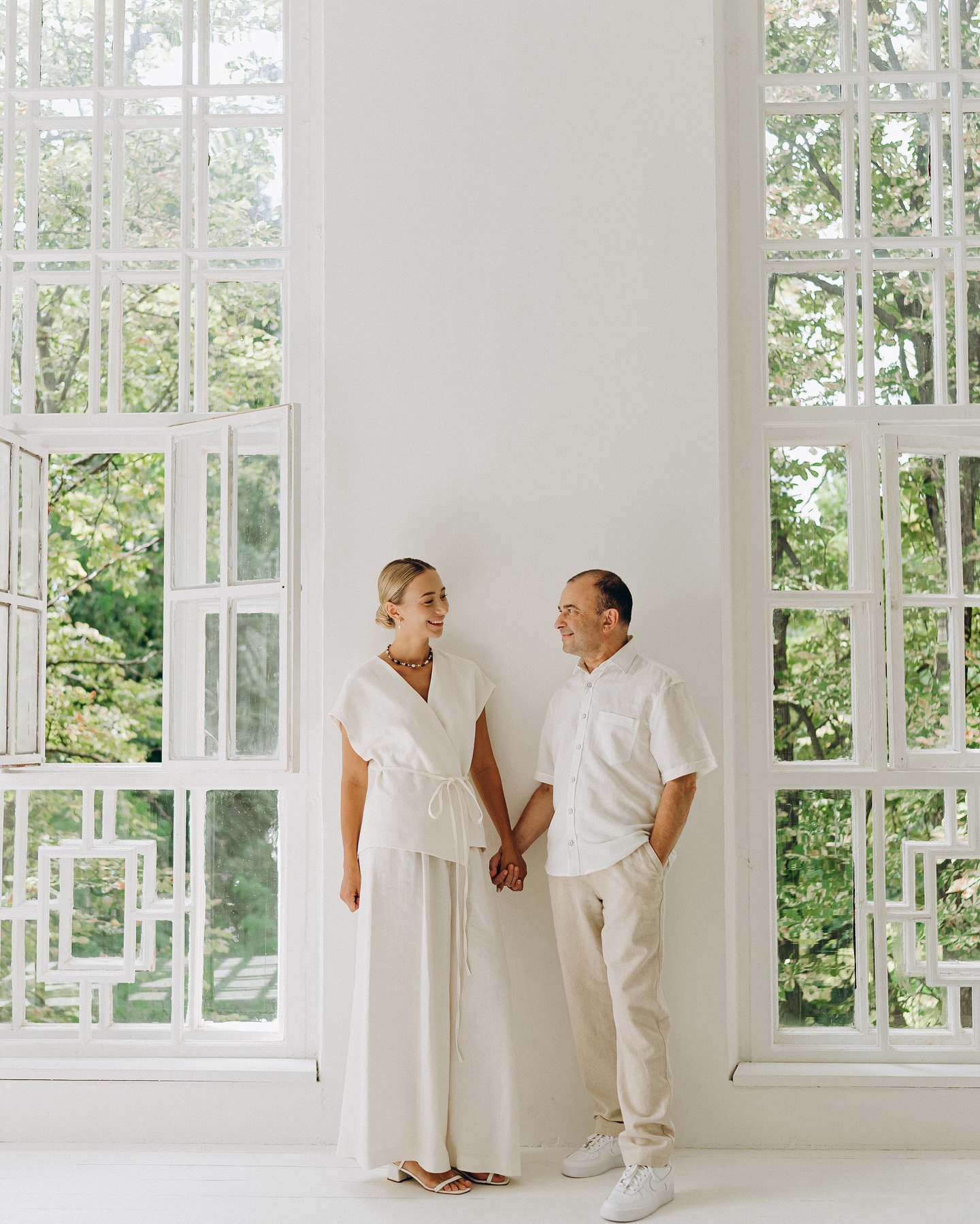 Віктор Павлік і його молода дружина знялися у романтичній фотосесії: &quot;Для щастя треба небагато&quot;