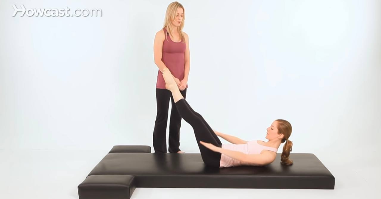 Пилатес укрепляет мышцы пресса: 5 эффективных и полезных упражнений для тела