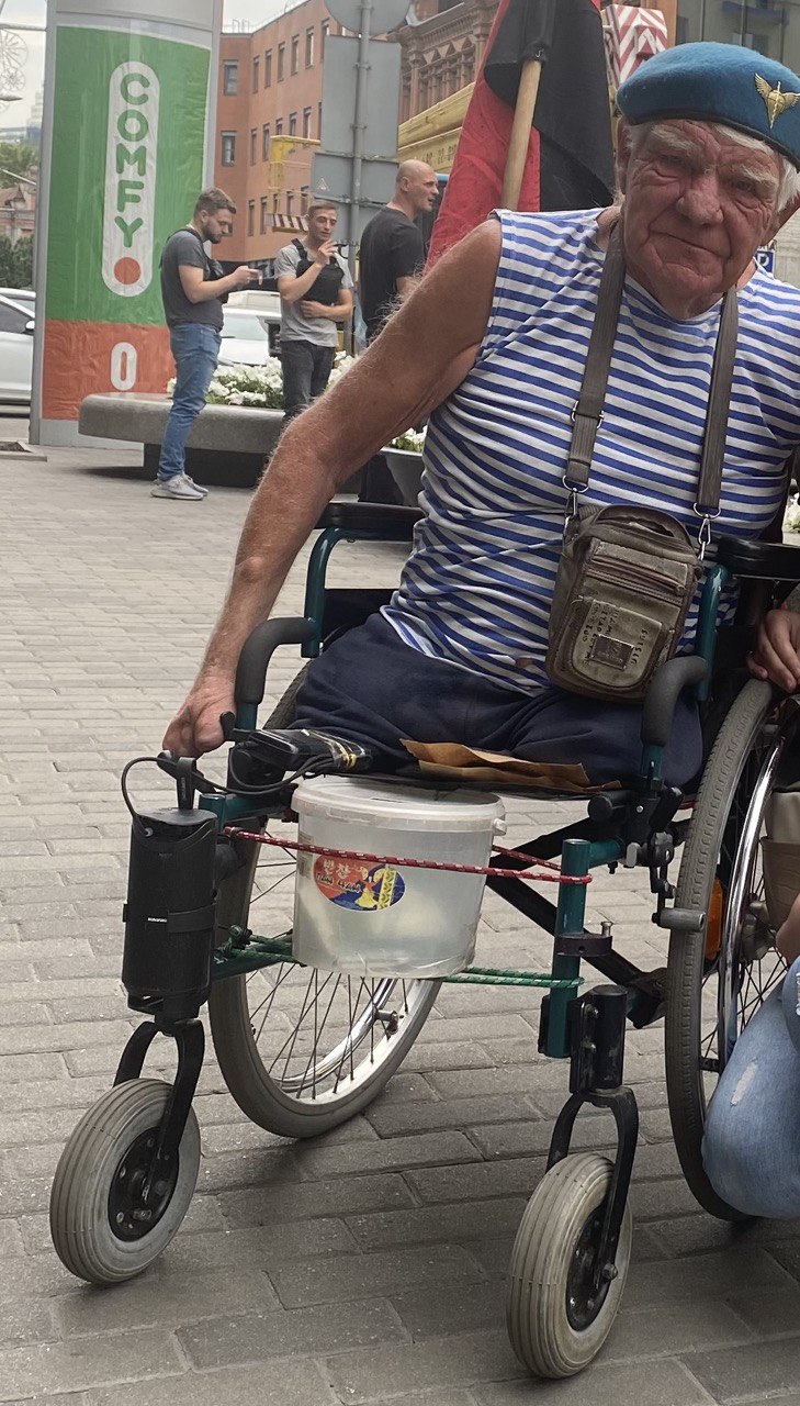 Собирал донаты на ВСУ в оккупированном Херсоне. Где сейчас волонтер &quot;дядя Гриша&quot;
