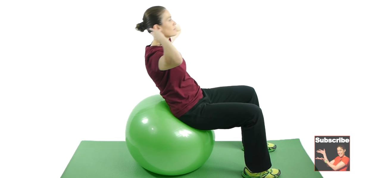 5 вправ з м'ячем для схуднення та покращення всього тіла