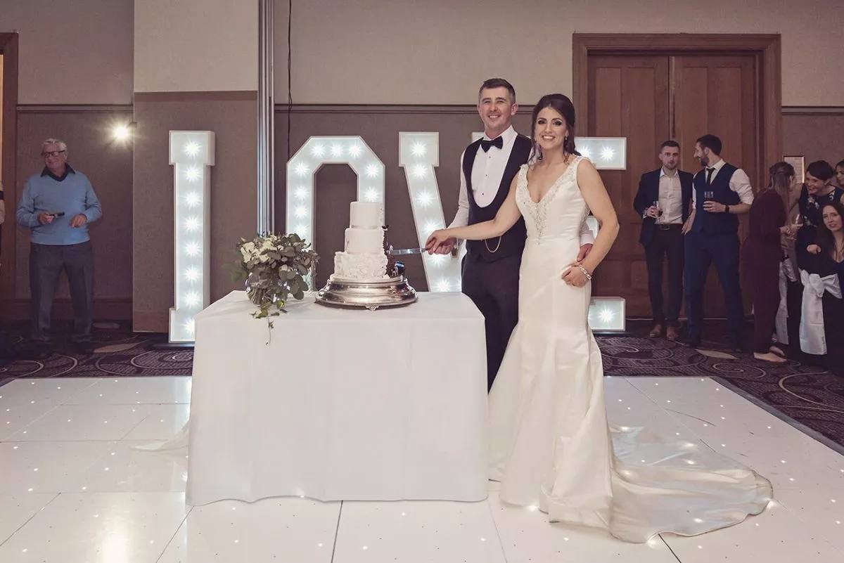 Американка завдяки двом змінам скинула половину своєї ваги до весілля: фото до та після