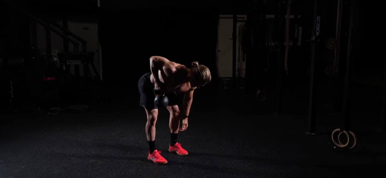 6 вправ з гирями, які чоловіки повинні виконувати часто для збільшення сили