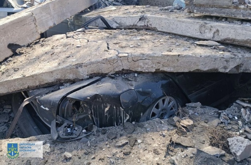 Rocket strike on Zaporizhzhia: Three people killed as result of shelling