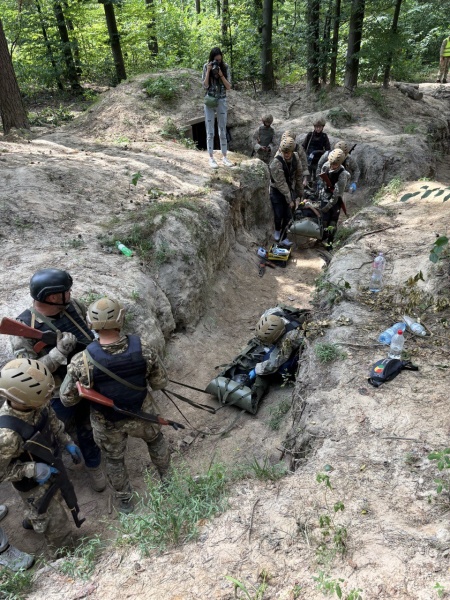 Защитники столицы. Как под Киевом учат стрелковому делу и азам такмеда