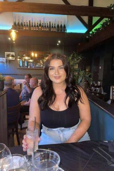 Девушка с помощью простых упражнений сбросила 25 килограммов меньше чем за полгода