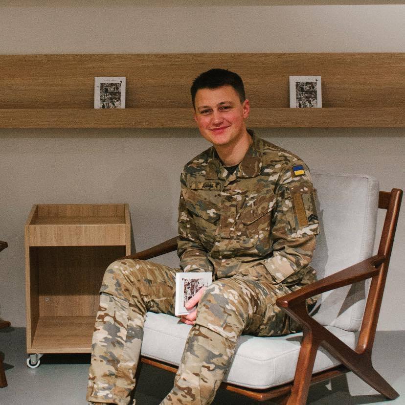 &quot;Є потреба написати за тих, хто цього не зробить&quot;. Історія поета, який вступив до лав ЗСУ
