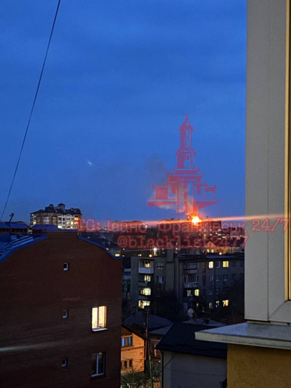 В Івано-Франківську біля залізничного вокзалу пролунали вибухи: що відомо