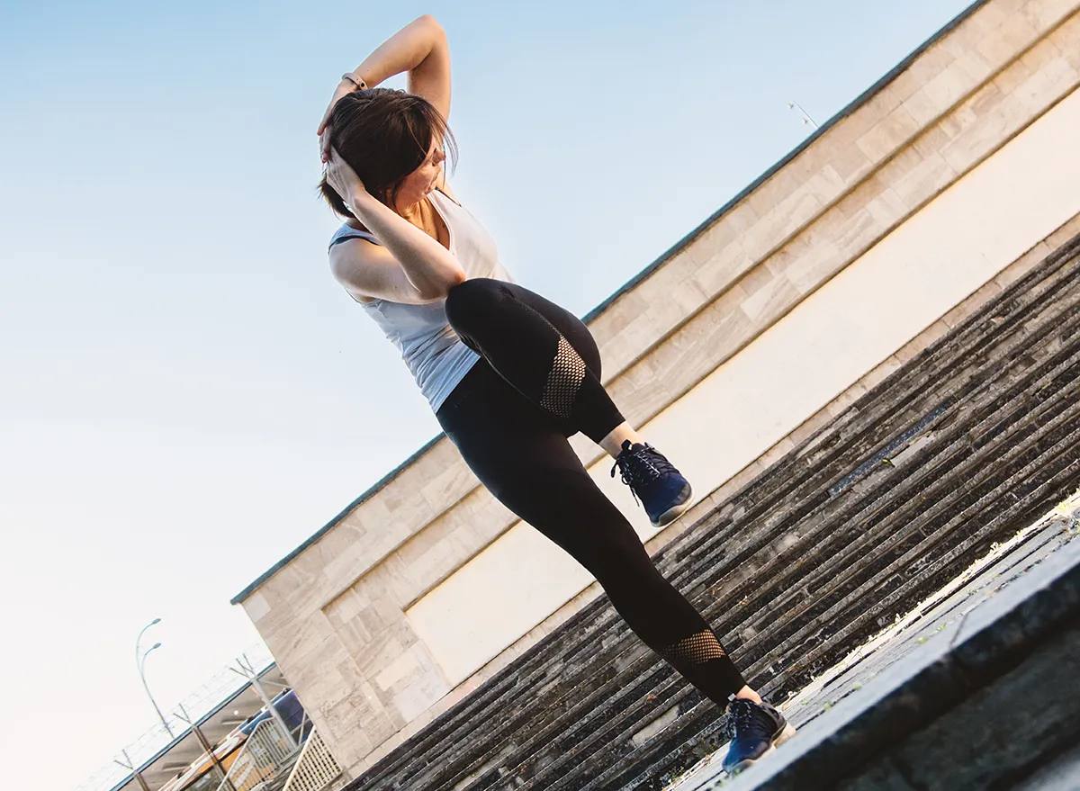 10-хвилинне ранкове тренування для швидкого схуднення та спалювання жиру на животі