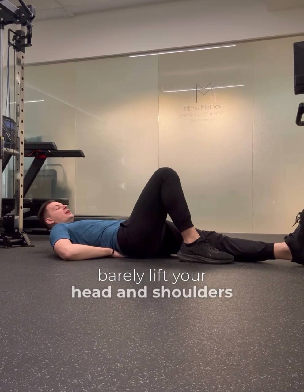 Біль у спині швидко зникне: фізіотерапевт назвав три ефективні вправи